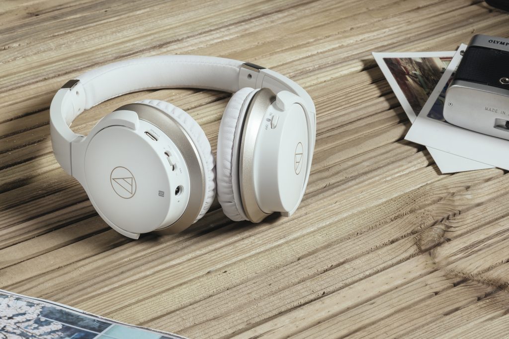 audio-technica Ath-Ar3btwh Sonicfuel Wireless on Audio-Technica